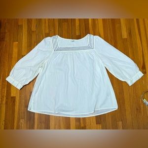 Old Navy Woman Blouse. Off- White, square neck line. 3/4 sleeves. XL